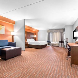King Suite Mobility accessible